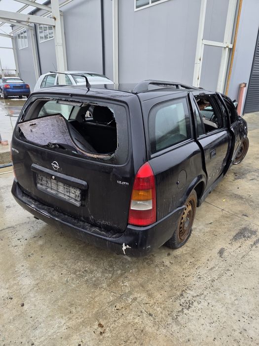 Opel Astra 1.7 DTI (НА ЧАСТИ)