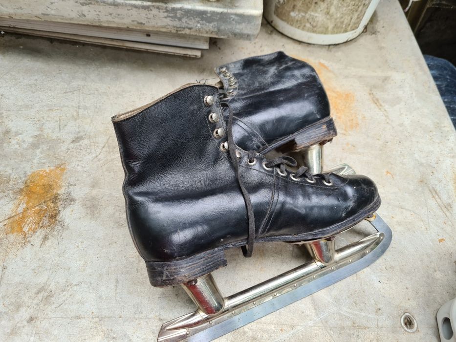 Patine vintage Reghin 1968 41-42 stare impecabila