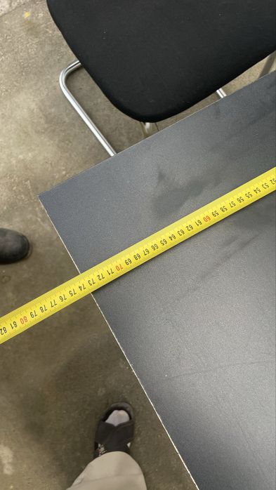 Стол   качественный.  для    дома