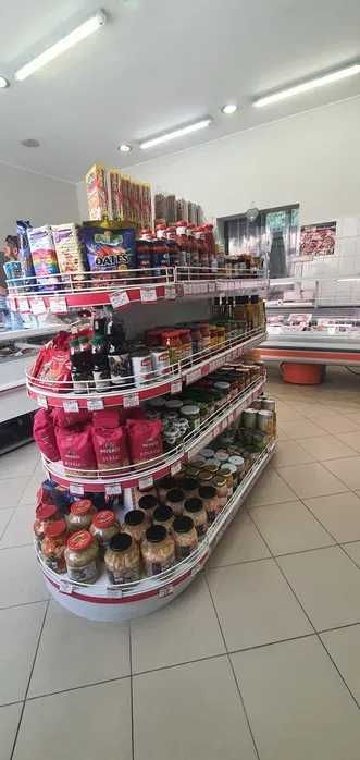 ПРОМО! Островен стелаж със заоблени рафтове