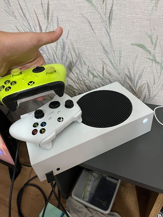 Продам xbox series s