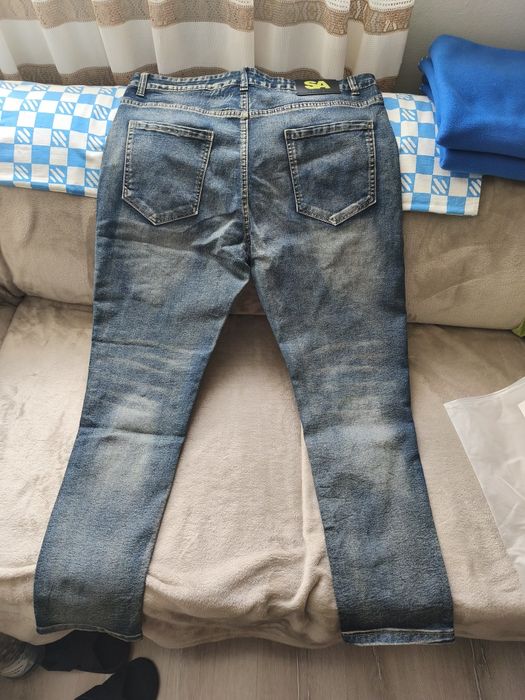 Мъжки дънки чисто нови