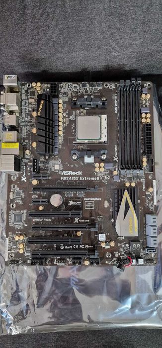 Placa de baza ASRock FM2A85X Extreme6 + AMD A10-5800K (4 core) – Gaming/Office