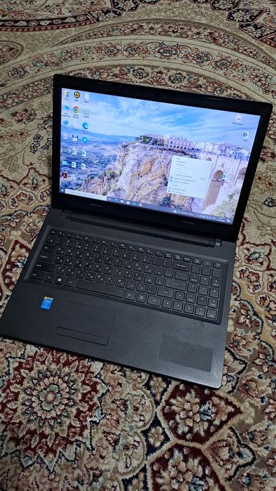 Noutbook Lenovo core i3
