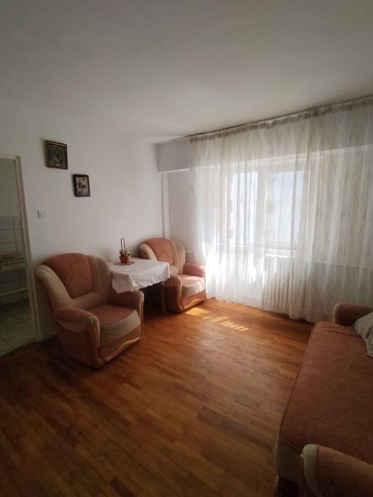 Inchiriez Garsoniera Zona ACR