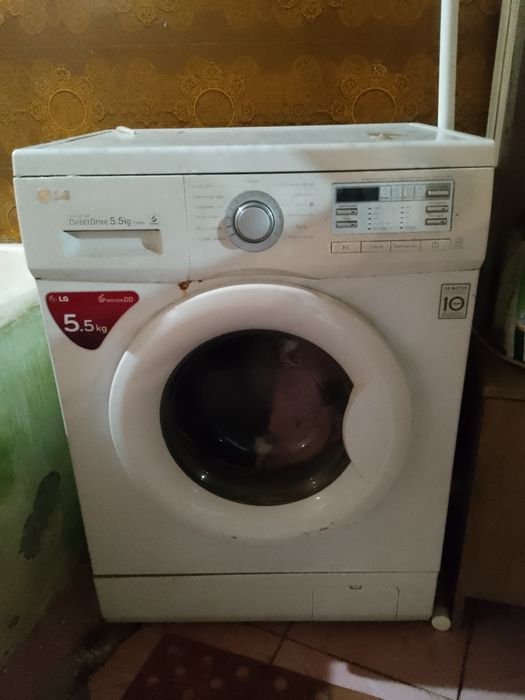 Kir yuvish mashinasi va dvijok sotiladi