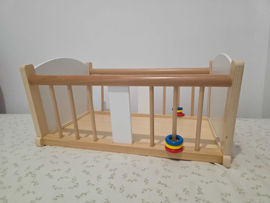 НОВА дървена кошара за кукли Hape