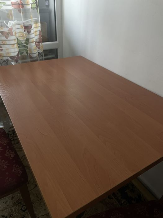 Продаю уютный стол