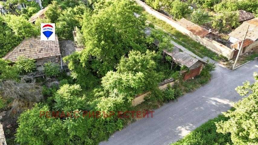 Селска къща за продажба в с. Сваленик