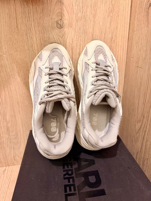 Сникърси Adidas Yeezy 700