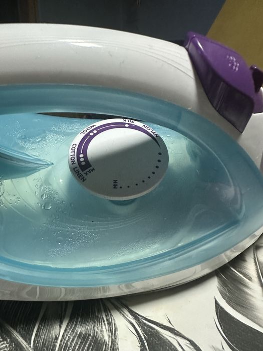 Ютия Philips EasySpeed Plus Steam iron GC2045