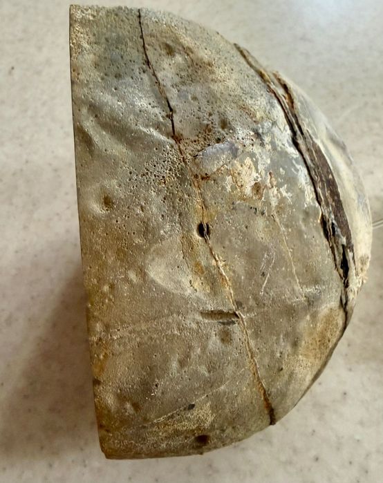 Естествена геода от ахат с кристална друза