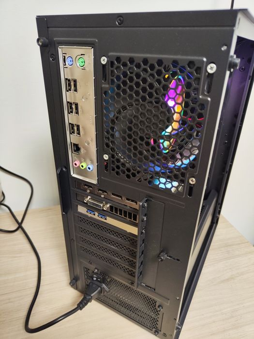 Titan Xeon E5 – Xeon E5-2680 v4 14 ядра 28 нишки / RX 480 8GB / 16GB