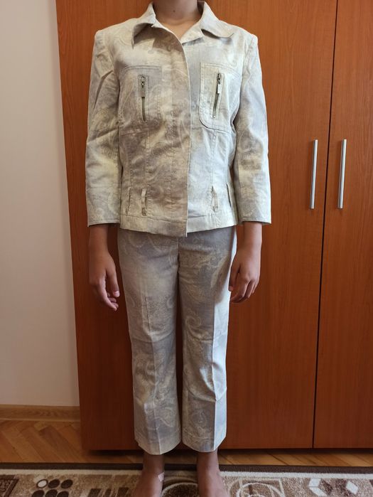 Дамски костюм Kensol