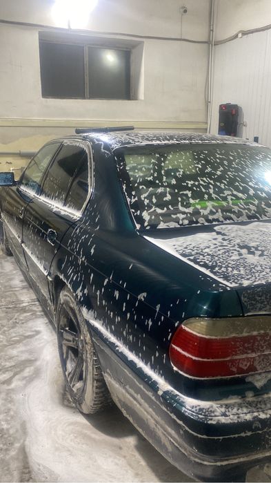 БМВ кузов е38 2.8 литра.