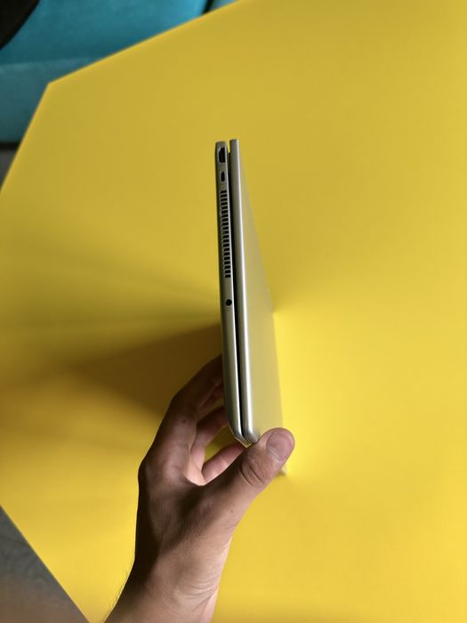 HP Envy 360 noutbugi sotiladi. Zarurat yuzasidan sotilayabman.