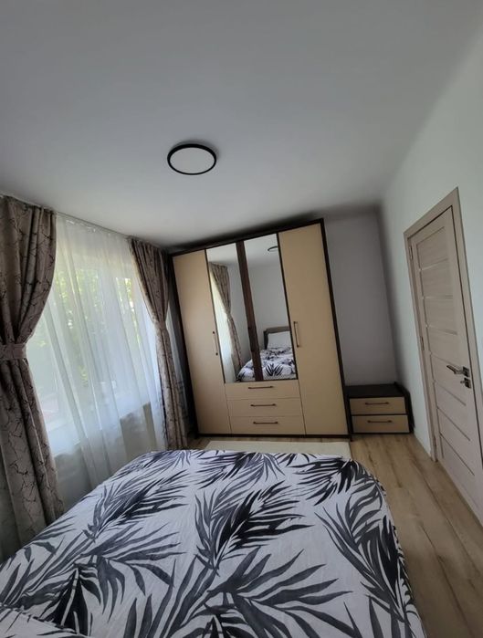 Inchiriez apartament 3 camere,  living open space  cu bucatarie