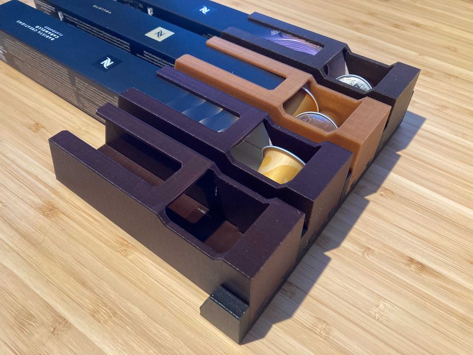 Dispenser Capsule Cafea Nespresso din Pigmenti de Vin, Alge sau Porumb