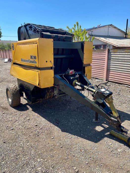 Vand presa de baloti rotunzi balotiera John Deere 550 recent adusa