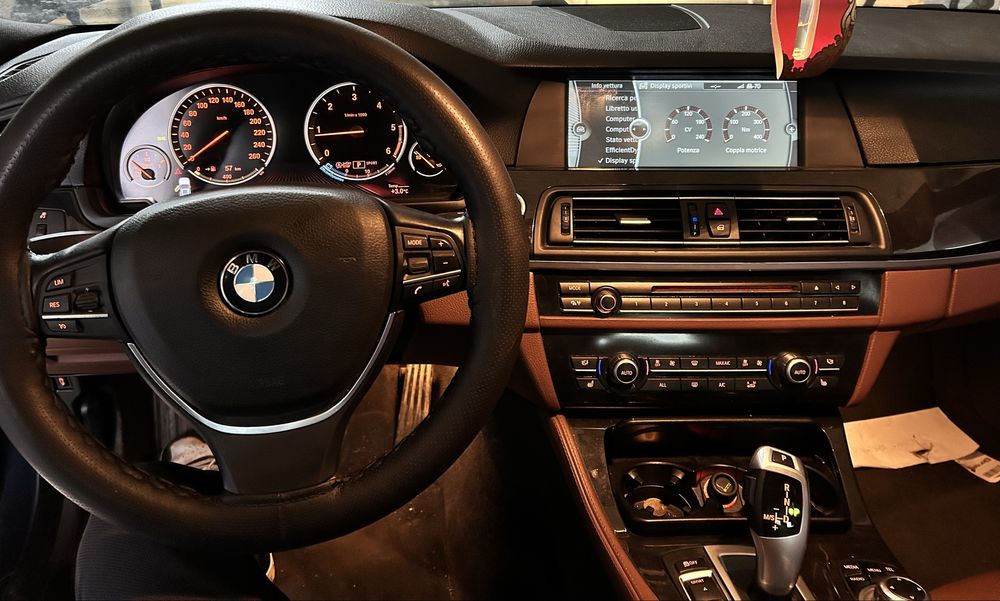 Vand sau Schimb Bmw seria 5 f11  Automat 520d