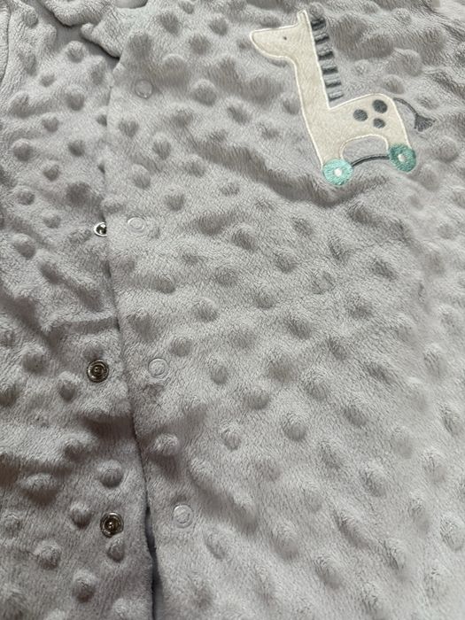 Детские вещи в количестве пяти штук зимние осенние весенние