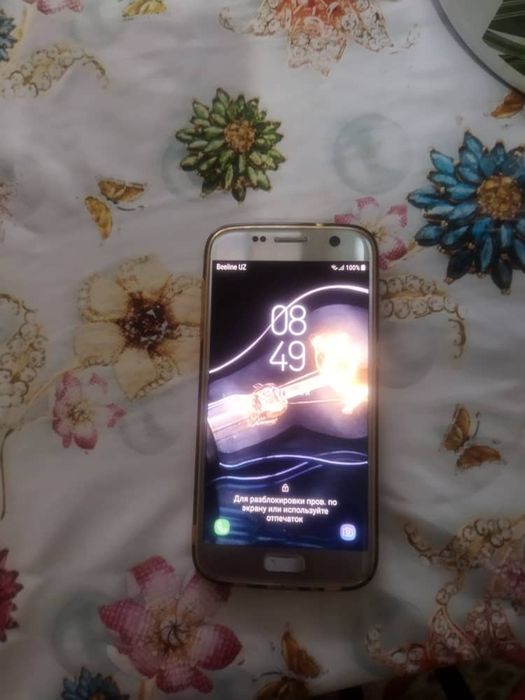 Продаю телефон самсунг