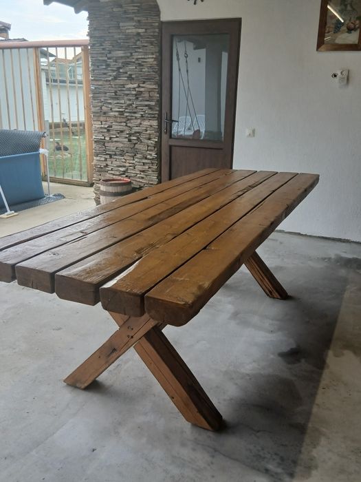 Masă rustică din lemn de brad