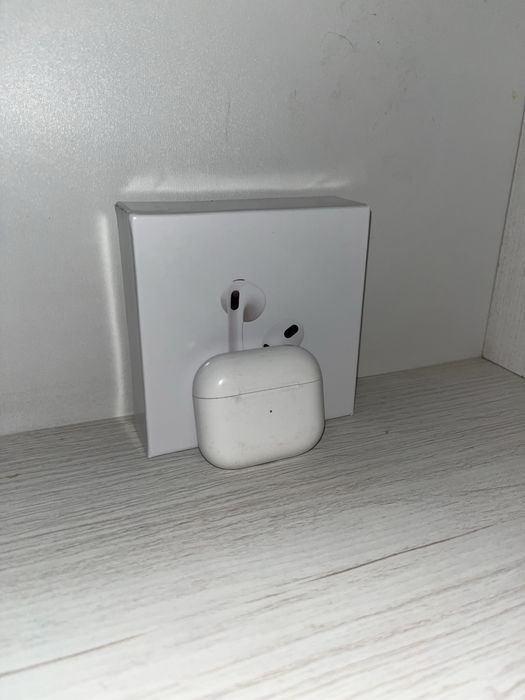 Наушники AirPods