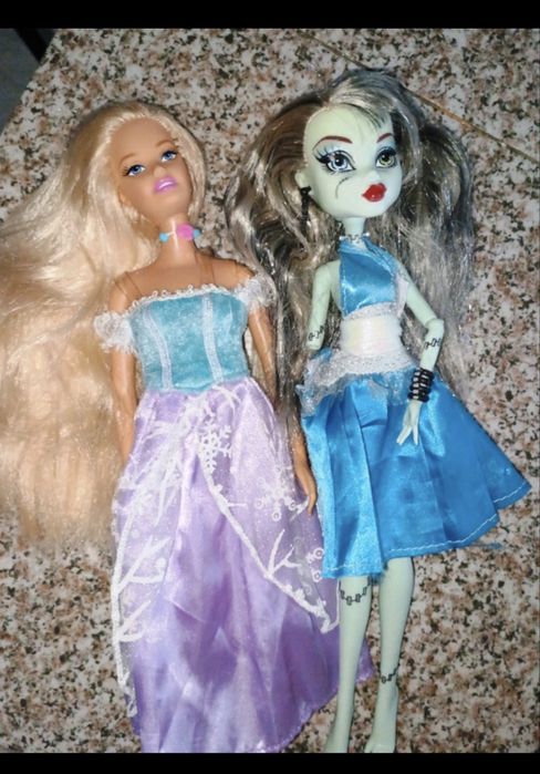 Păpuși Monster high