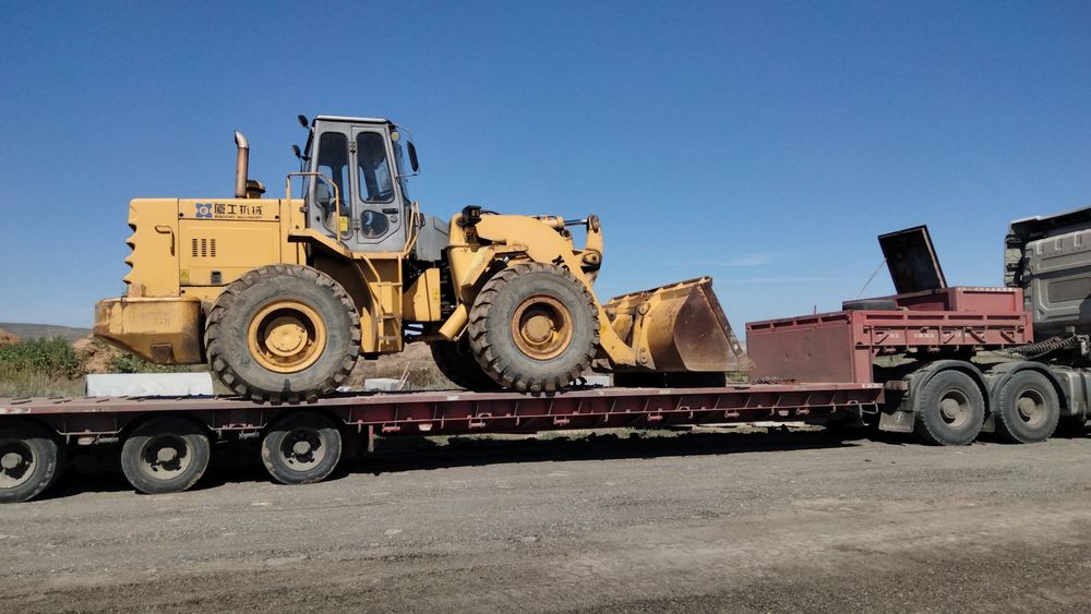 Срочно продам Фронтальный погрузчик.