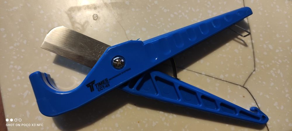 Инструмент для снятия заусенцев с кабелей