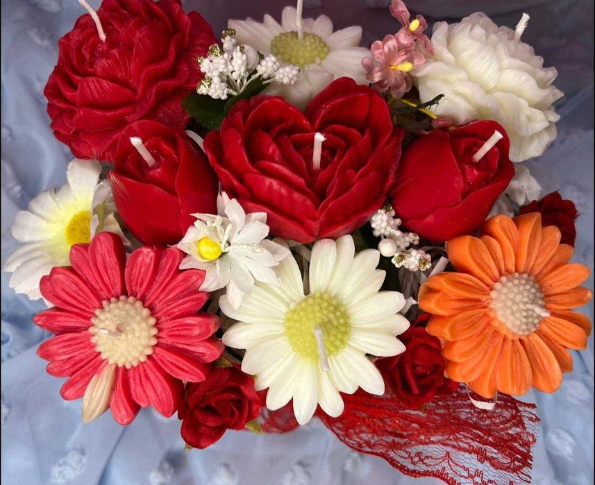 Ръчно изработени букети от соеви свещи