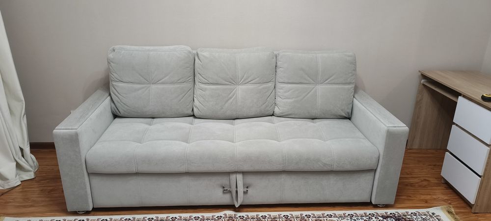 Продам диван для зала