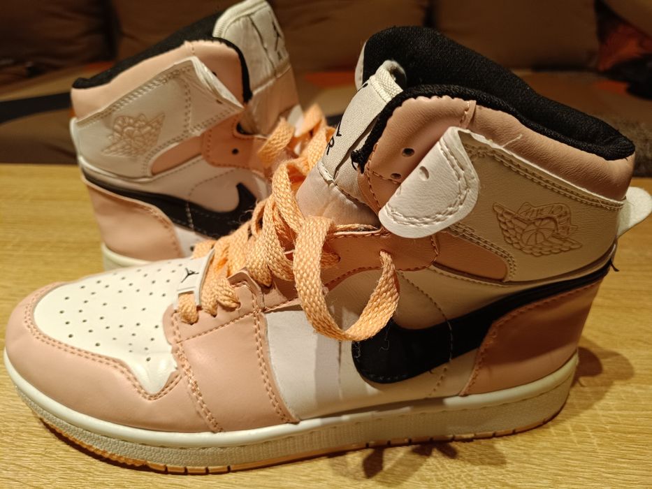 Adidași gheata Nike