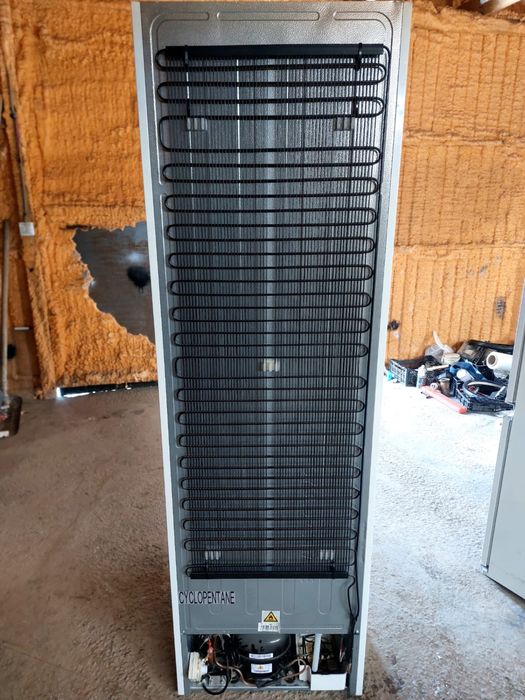 Встраиваемый холодильник