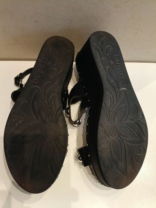 Сандали Bugatti 39