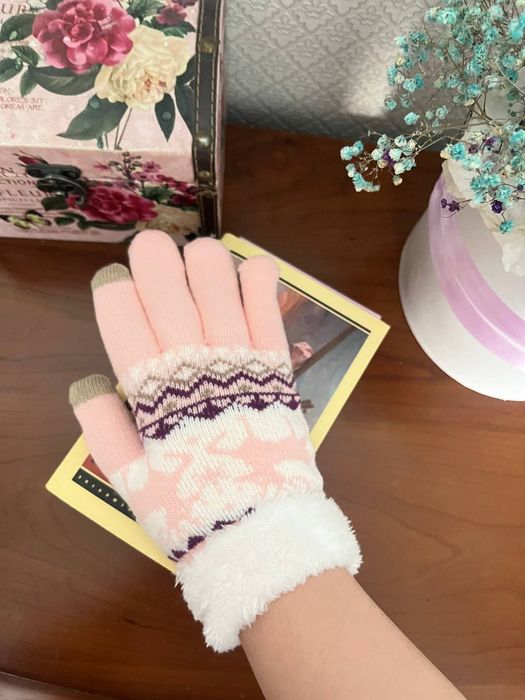 Зимние женские перчатки