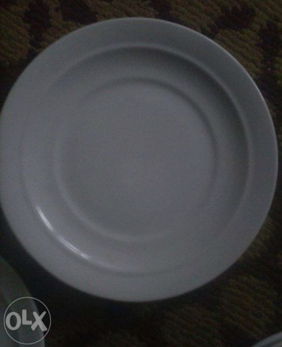 Тарелки столовые б/у