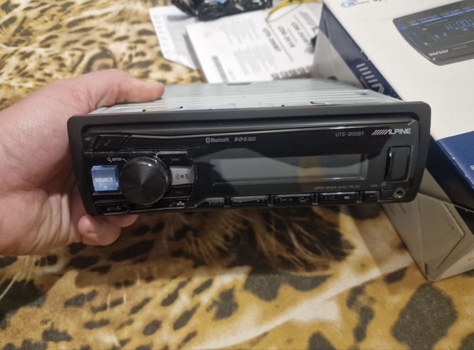 Продам магнитолу Alpine