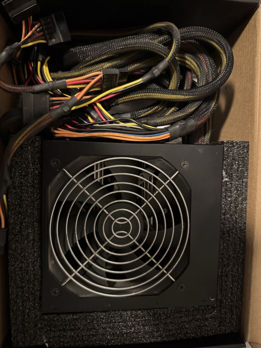 Компютърно захранване Hyper 700 вата