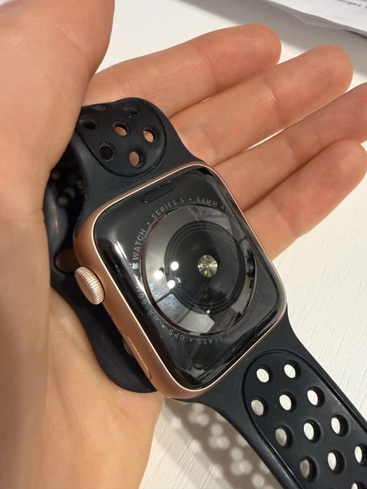 Apple Watch 5 серия 44 мм