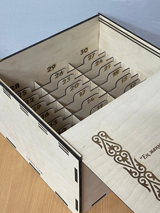 Коробка для телефонов в школу