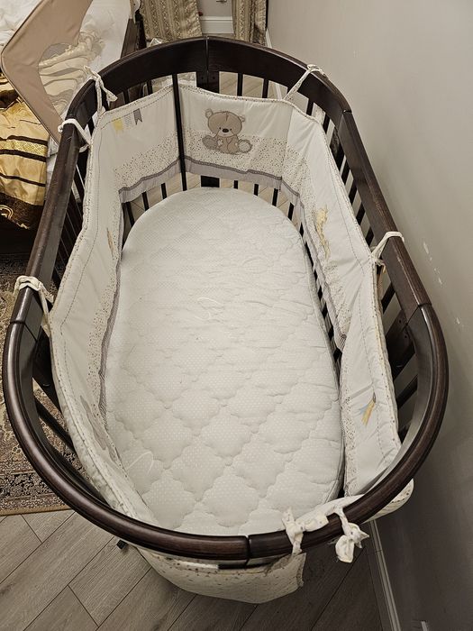 Продается детская кроватка трансформер с маятником