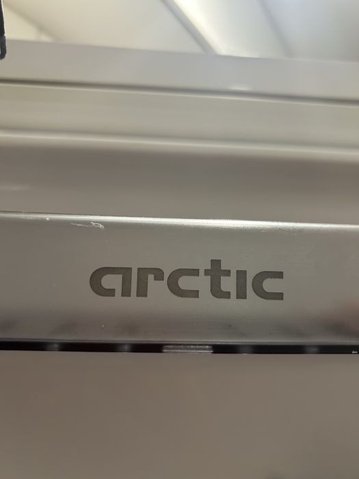 Vand Frigider Arctic ANK306+ – 294 L – funcțional