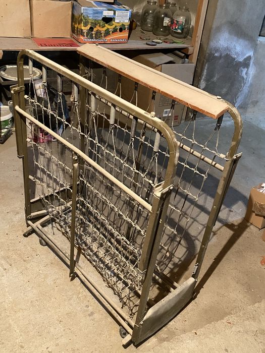 Металлическая кровать (складная)