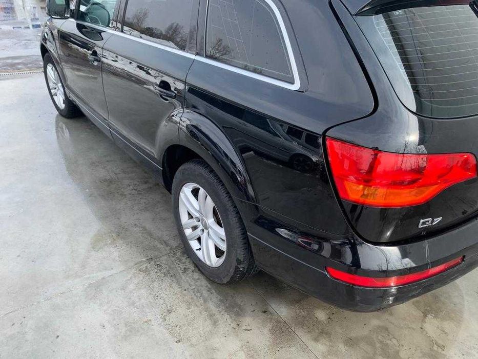 Dezmembrez audi Q7 3.0 tdi BUG/bara fata q7/capota audi q7/far/