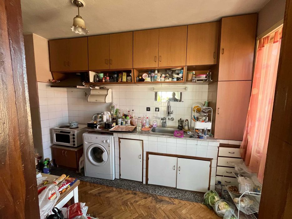 Продава се Четиристаен апартамент в Казанлък - 135 кв.м за 1285 €/кв.м - Снимка #2