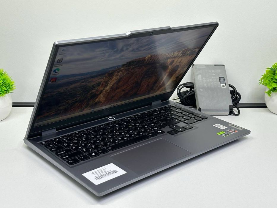 Lenovo LoQ 15ARP9 ryzen 7-7435HS