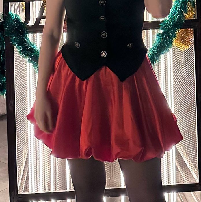 Красная балон юбка