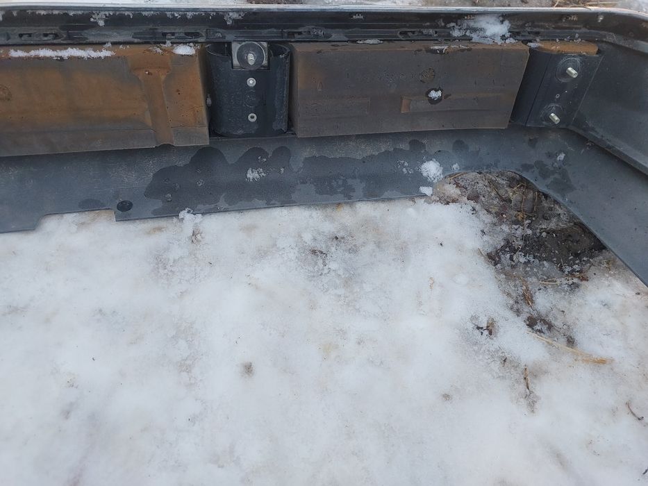 Продам Бампер W124